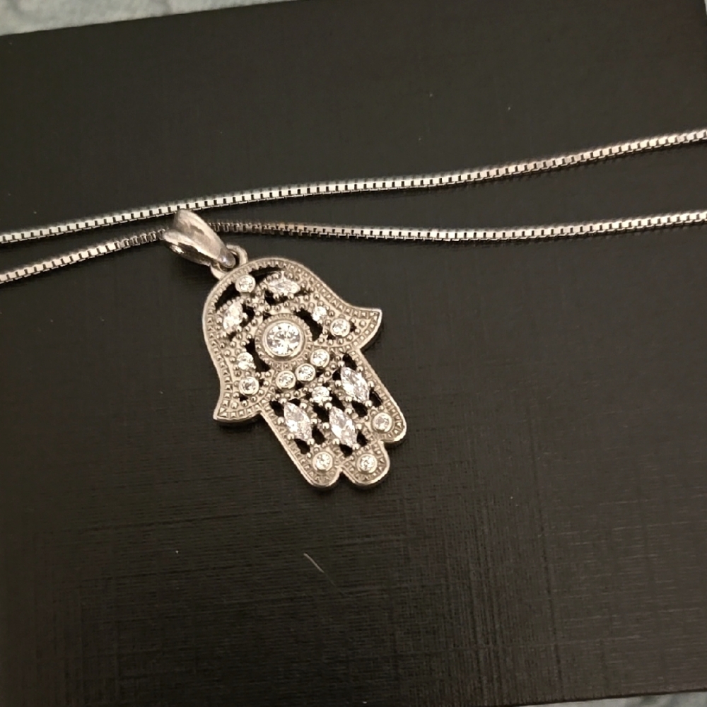 Sterling Silver 9.25 Hamsa Pendant Necklace